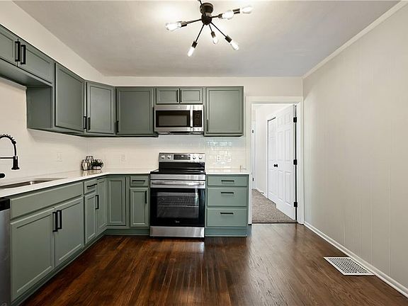 5th image of 1809 S Hawthorne Ave