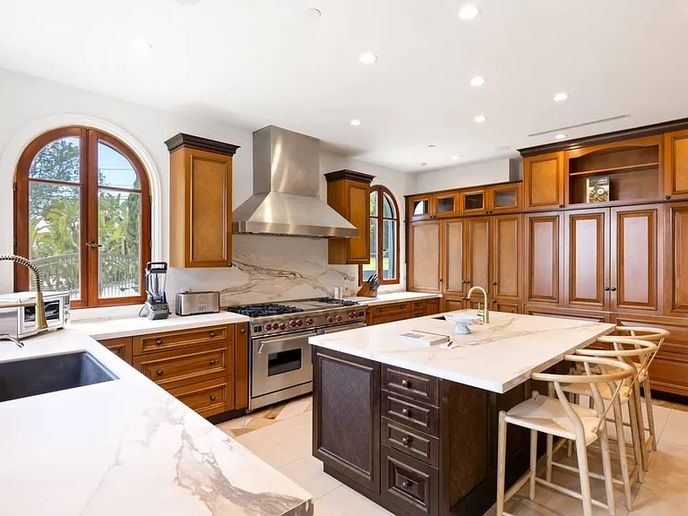Well appointed kitchen with seating