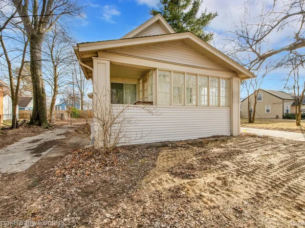 1328 E Harry Ave, Hazel Park, MI 48030