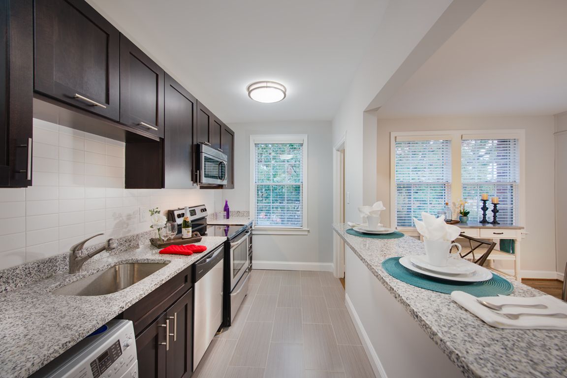 The Metropolitan Apartments Kitchen