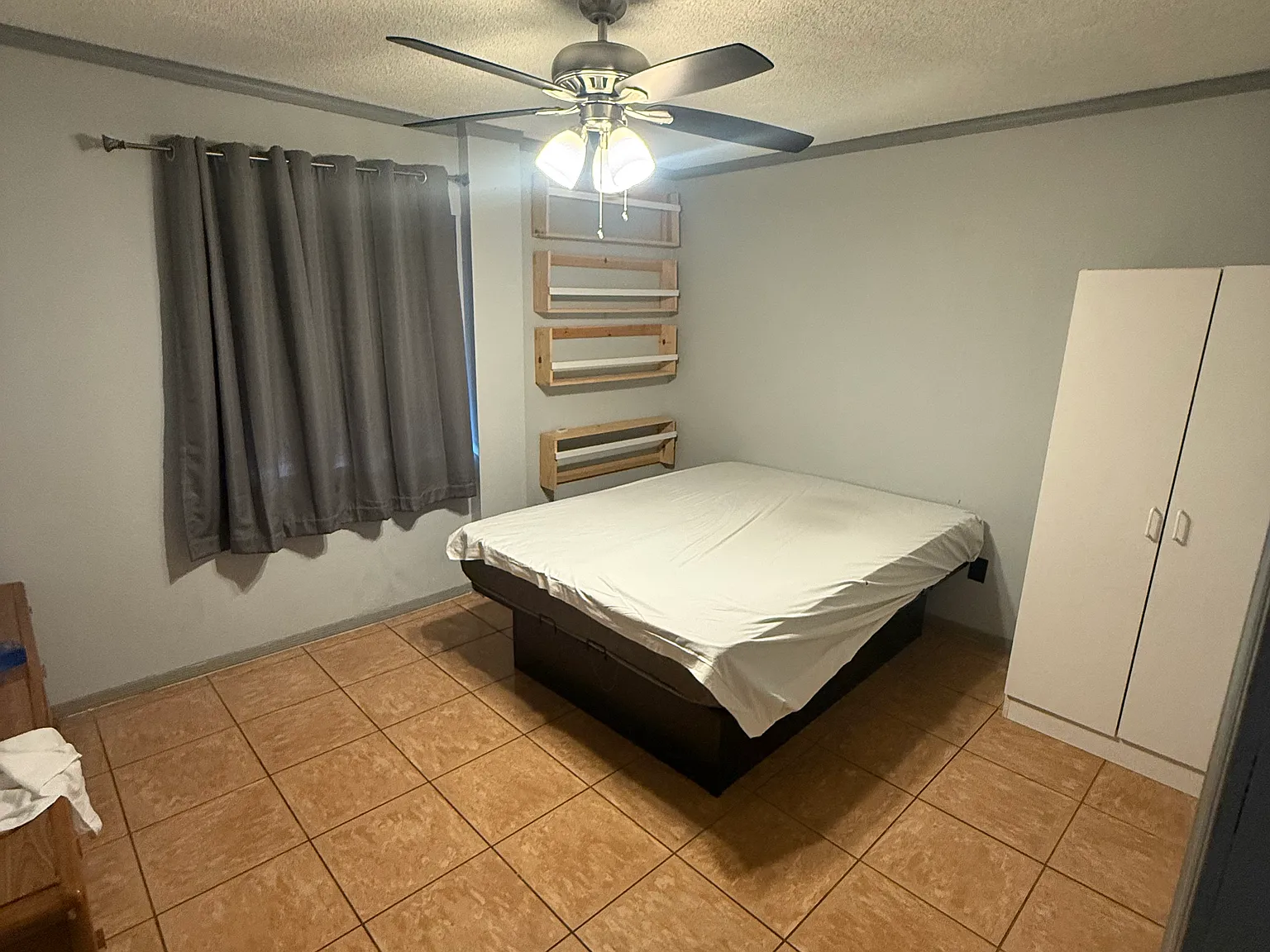 1302 W Main St — Photo 4