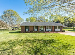135 Midwood Ln, Belmont, NC 28012