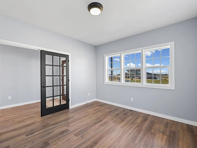 1306 Roberto Rd — Photo 16