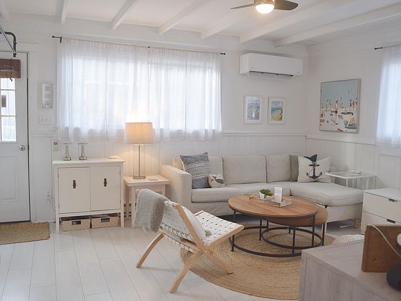 3rd image of 3 Bradford Street APT 1
