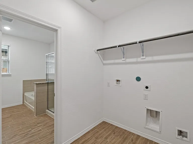 23018 Forebear Dr — Photo 17