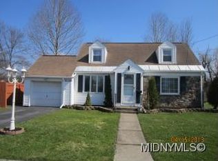 1215 Greenview Dr, Utica, NY 13501