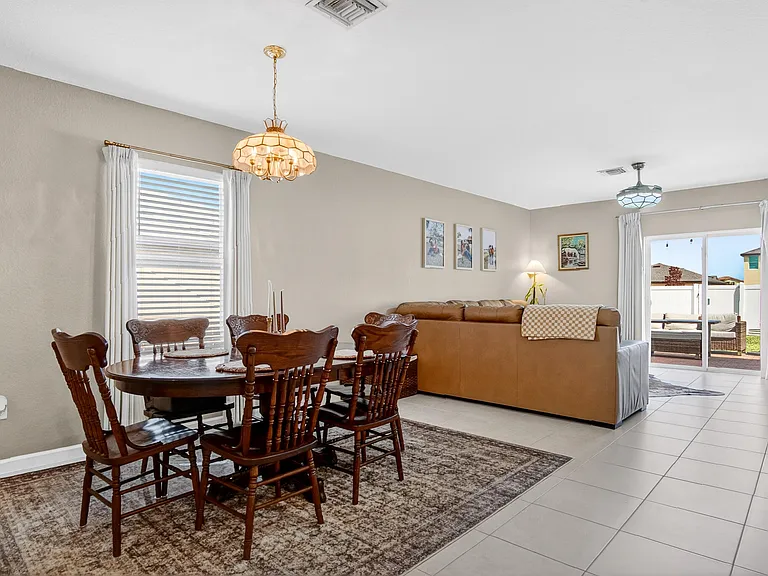 760 Carlyle Way — Photo 39