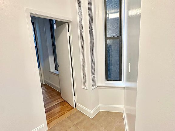 4th image of 21 Leroy St #11B