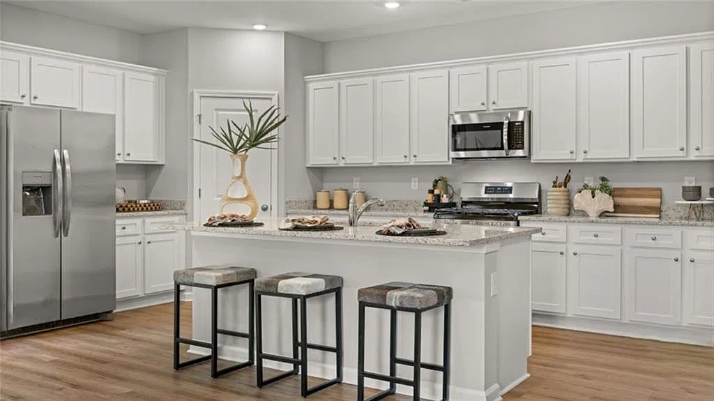 6 bed, 4.0 bath, 3009 sqft, $2,750 — Photo 3