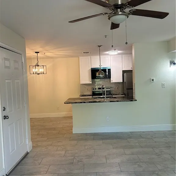 2875 Winkler Ave #511 — Photo 9