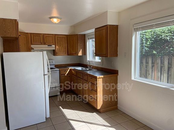 3rd image of 11380 SW Greenburg Rd #5