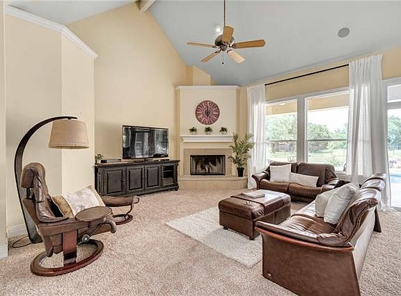 5th image of 211 Woodland Oaks Trl