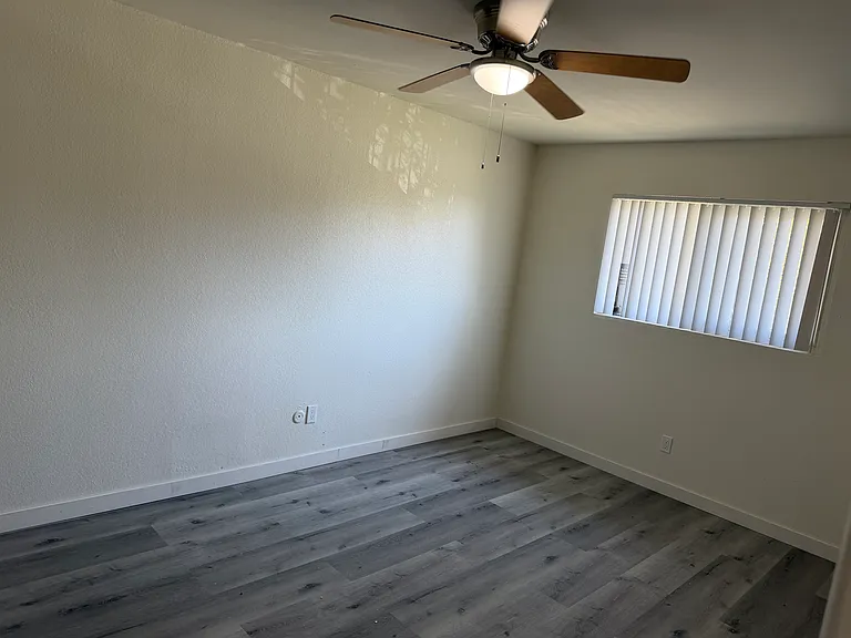 260 Lloyd St #8 — Photo 10