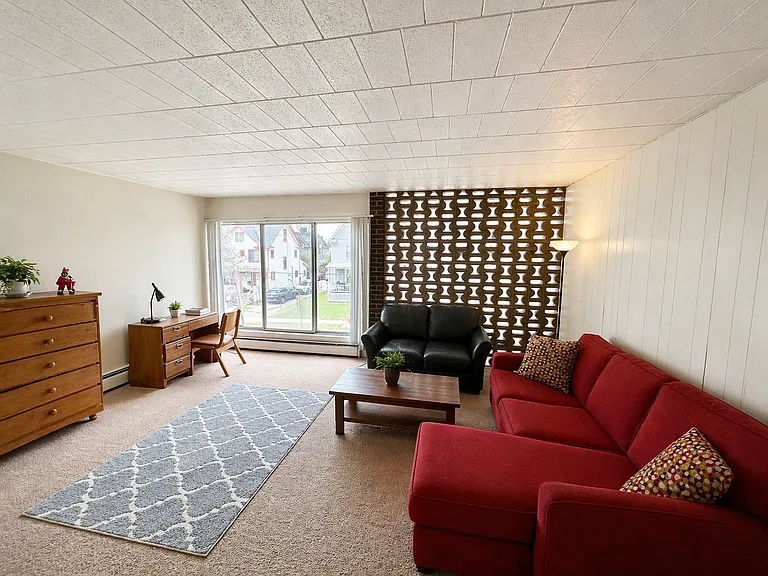 Varsity Management - 515 Walnut — Photo 49