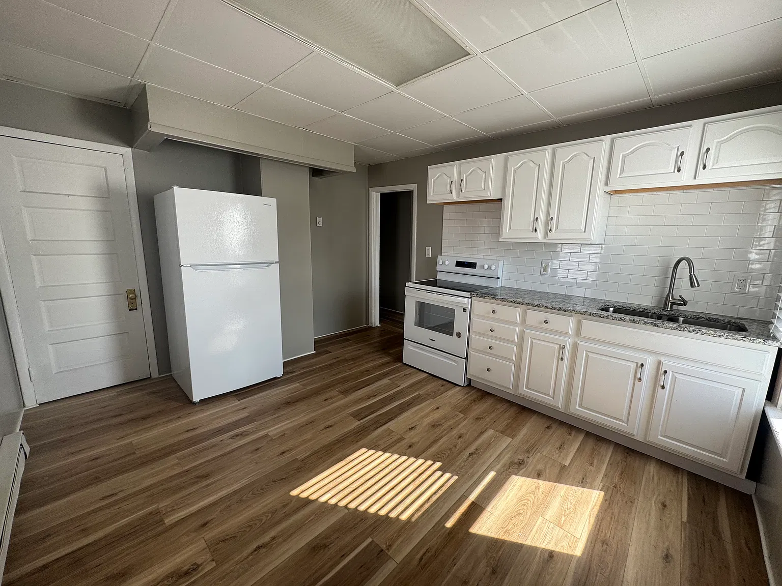 2 bed, $1,000 — Photo 3