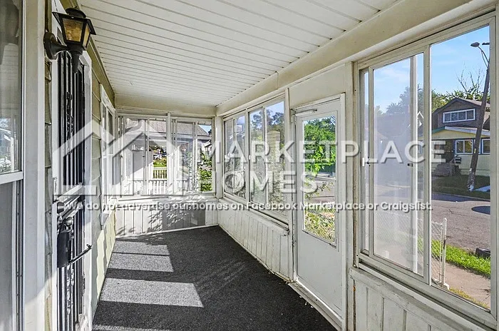 2 bed, 1.0 bath, 1136 sqft, $999 — Photo 2