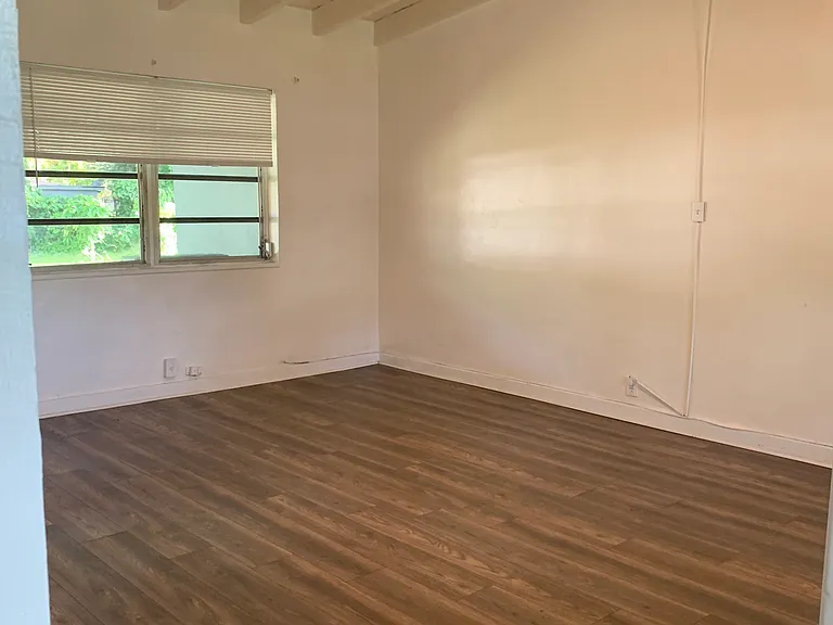 1580 NE 145th St #1580 — Photo 3