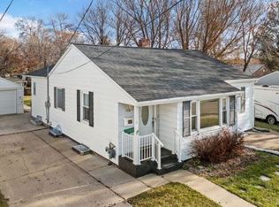 708 15th St NW, Minot, ND 58703