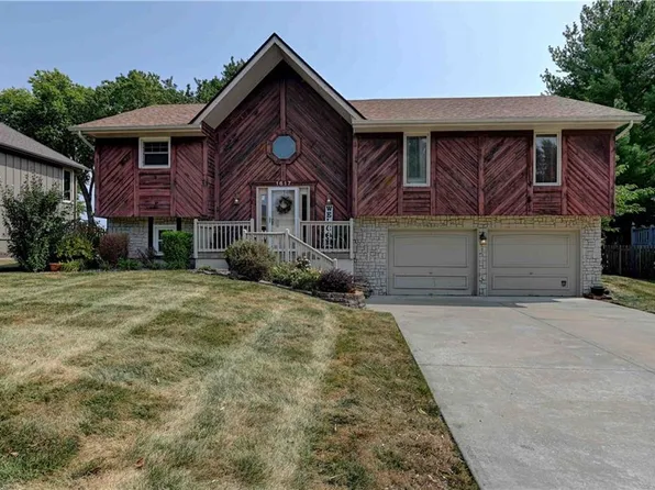 1617 NE Ball Dr, Lees Summit, MO 64086