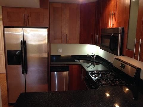 1st image of 1549 W Sherwin Ave APT 105