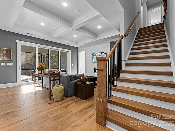 5th image of 8569 Catawba Cove Dr