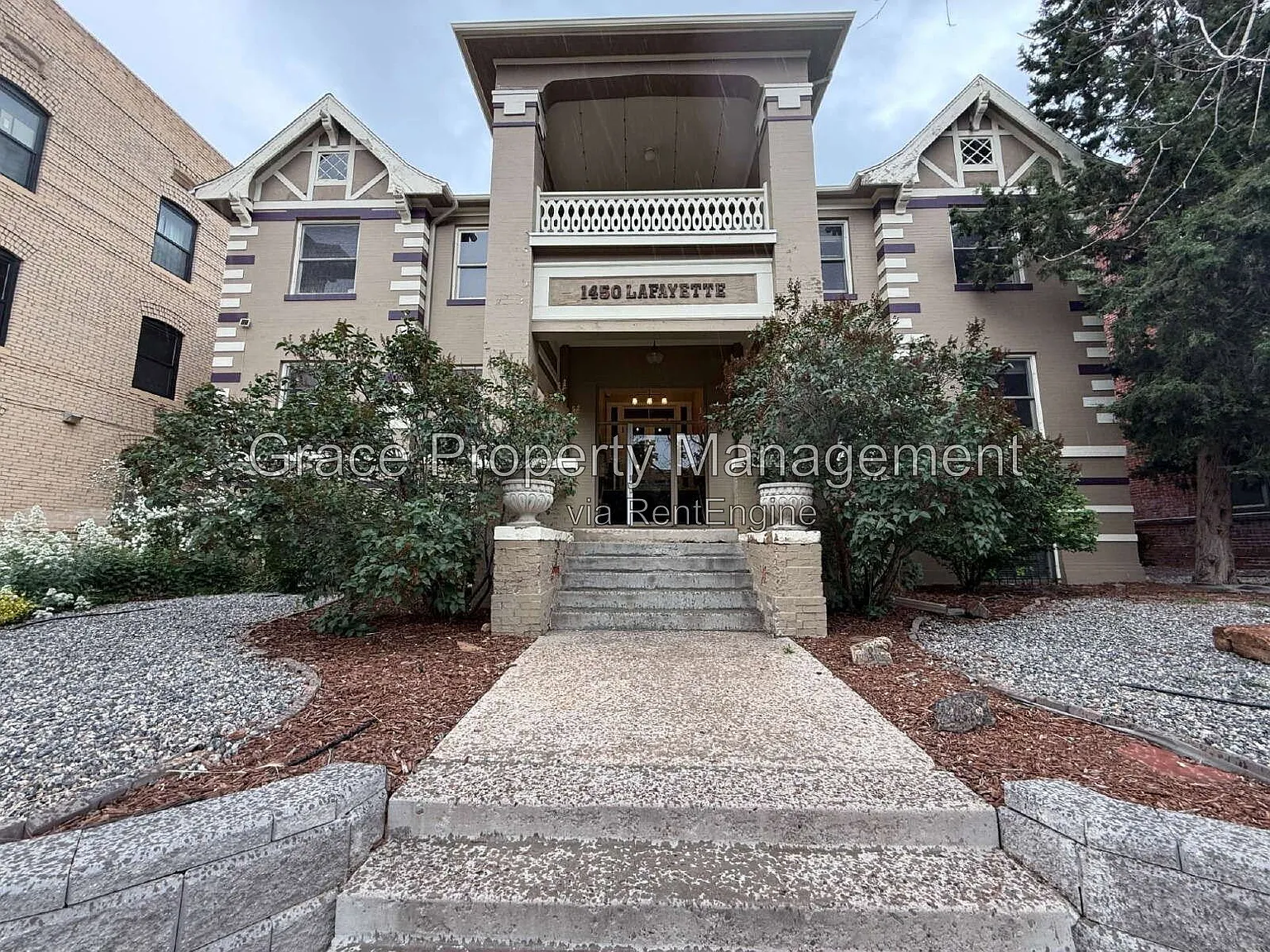 1 bed, 1.0 bath, 690 sqft, $1,295 — Photo 2