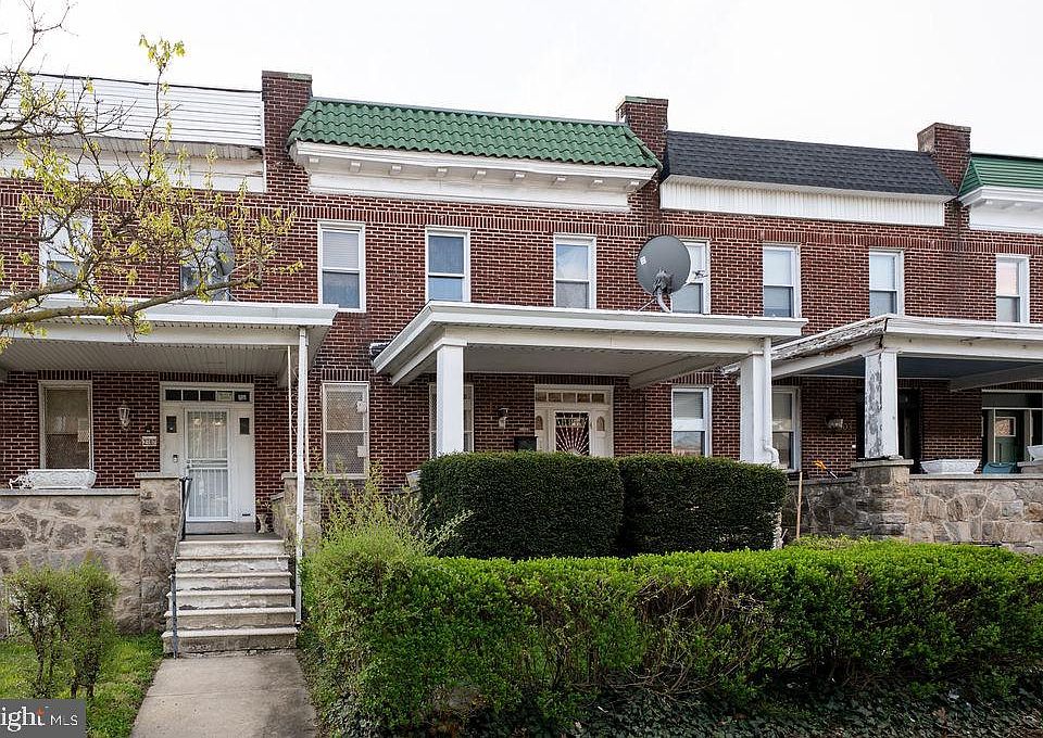 1st image of 2105 Whittier Ave