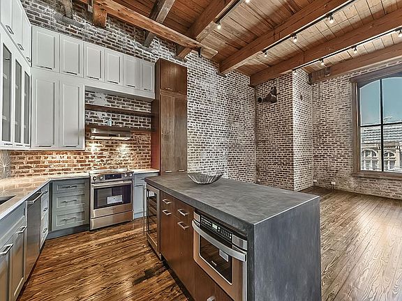 5th image of 2402 Mechanic St #301