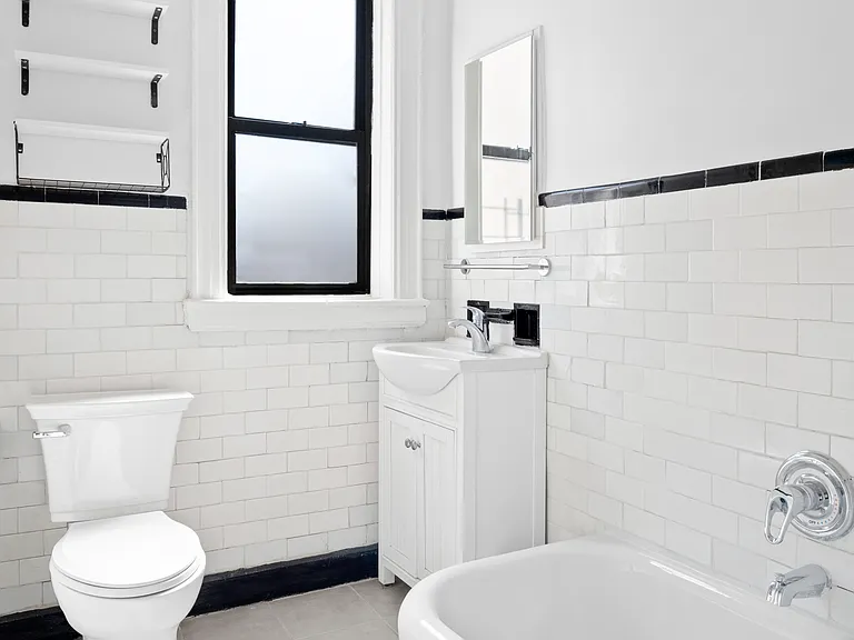 509 W 122nd St #28 — Photo 7