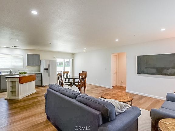 3rd image of 1483 E Dottie Ln