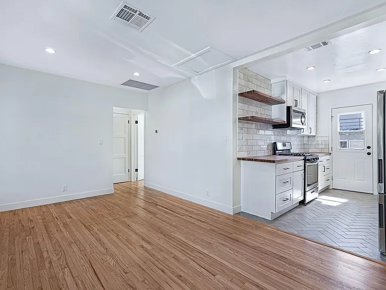656 Ozone St — Photo 6