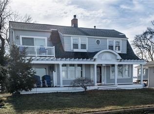 215 Cedar Point Rd, Sandusky, OH 44870