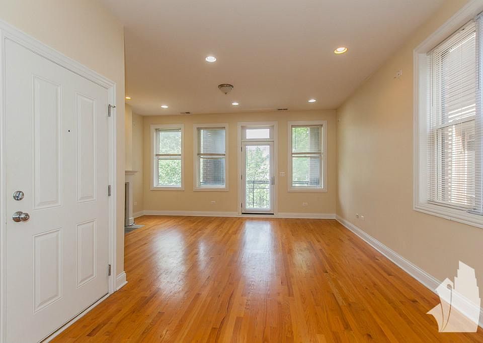 1st image of 1041 W Newport Ave #1