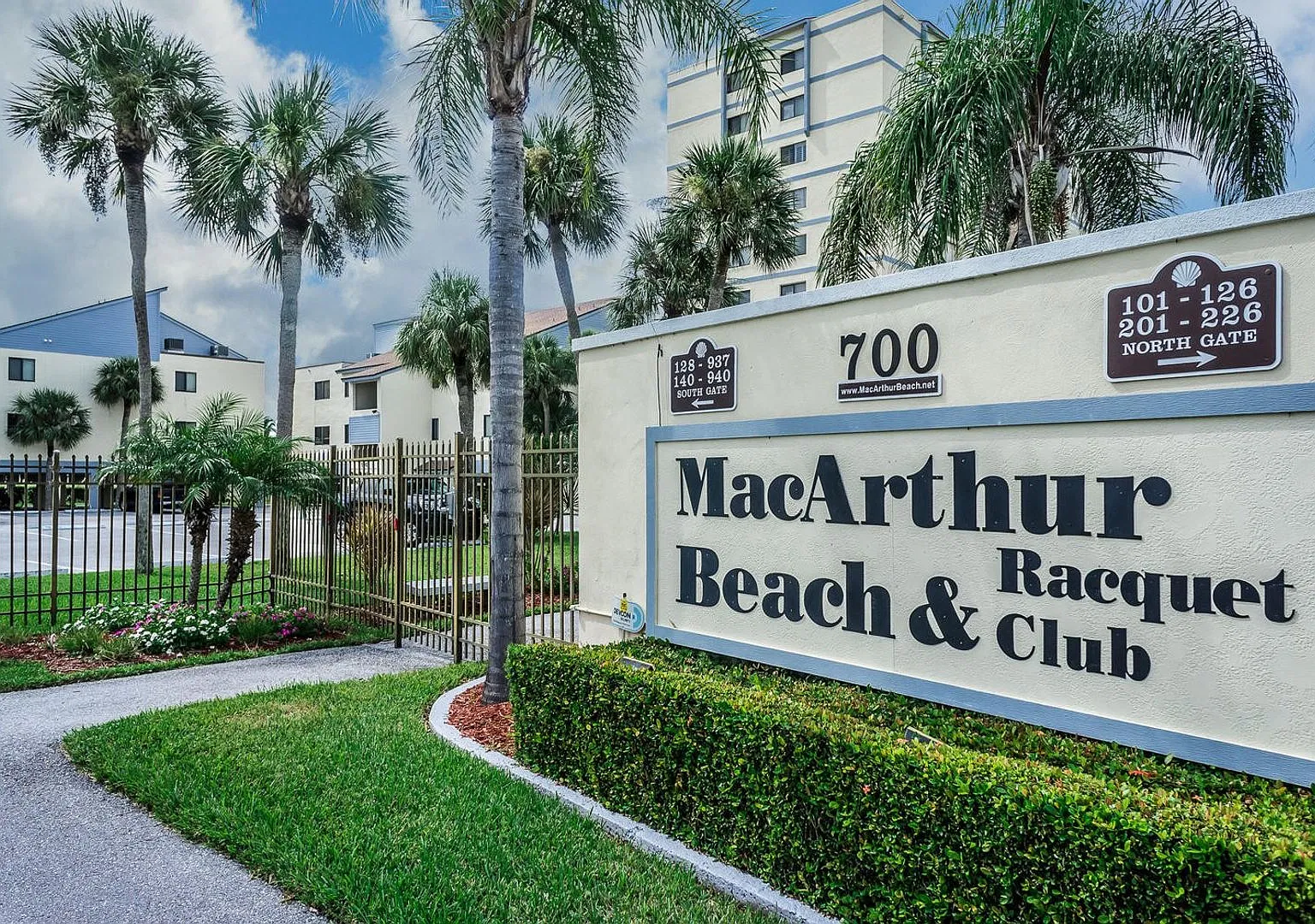 Venice Island! 2br/2ba Condo In A Gated, Gulf Front Community — Photo 1
