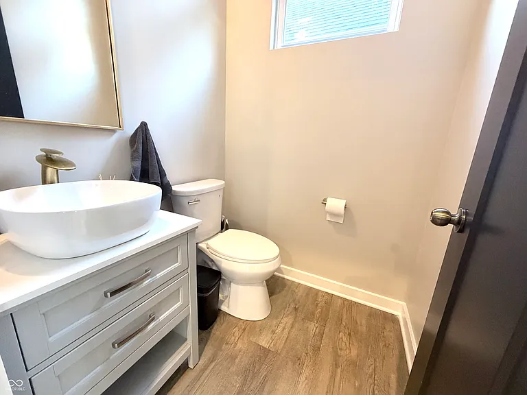 656 N Beville Ave — Photo 9