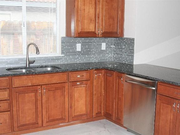 5th image of 1783 E Quincy Ave