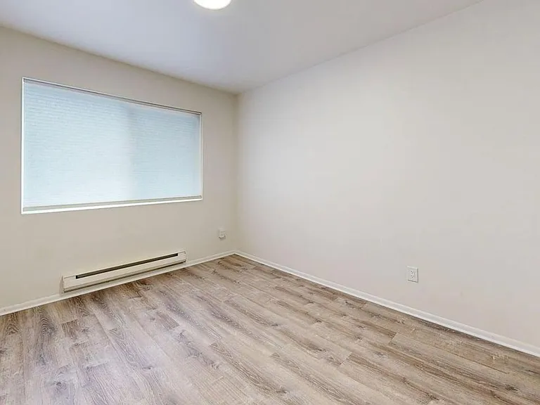 Barrett Apartments — Photo 67