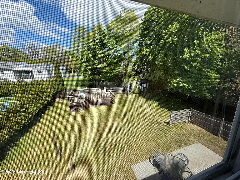 17 Clarence Ave — Photo 24