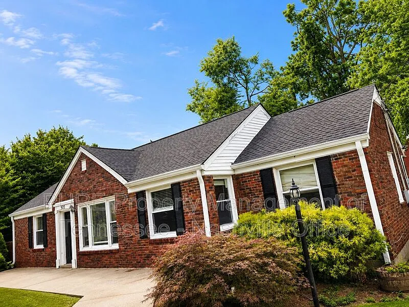 900 Crescent Hill Rd