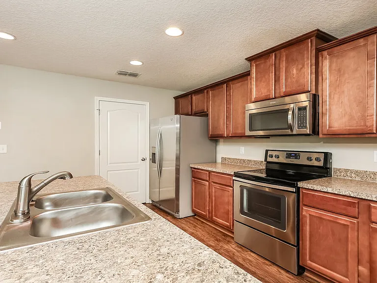3800 Falcon Crest Dr — Photo 6