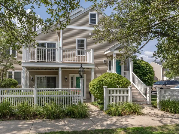 231 Allerton Commons Ln #231, Braintree, MA 02184
