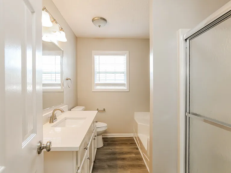 600 Sheffield Ct — Photo 12