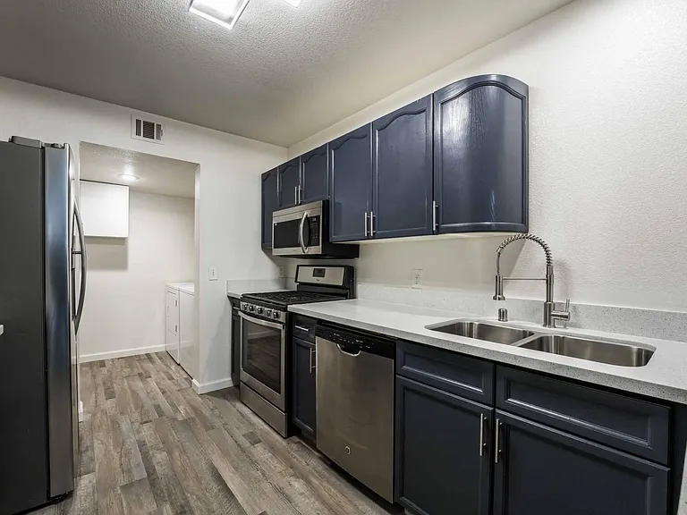 2608 Autumn Blaze Ave — Photo 12