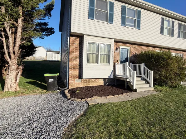 110 Lakeridge Dr, Stephens City, VA 22655