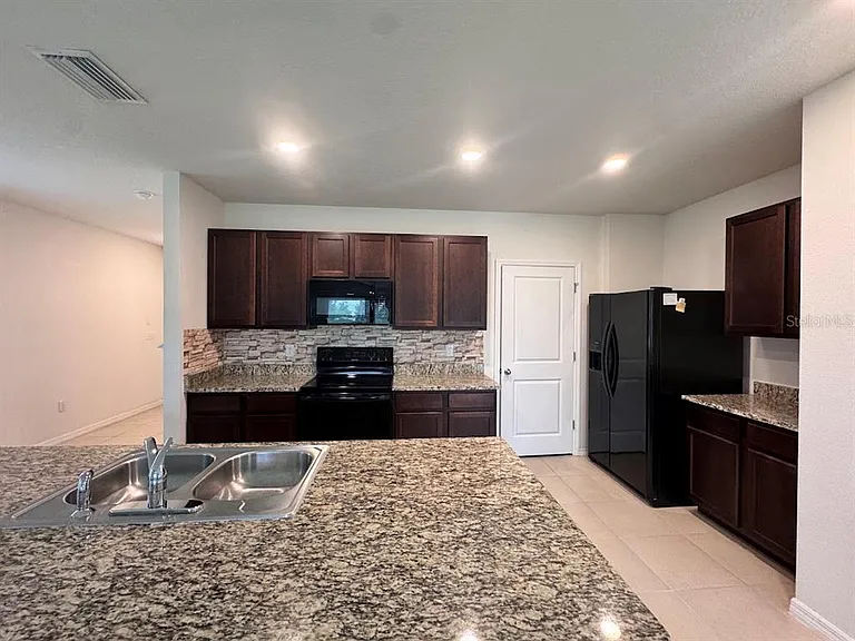 8086 Pelican Reed Cir — Photo 4
