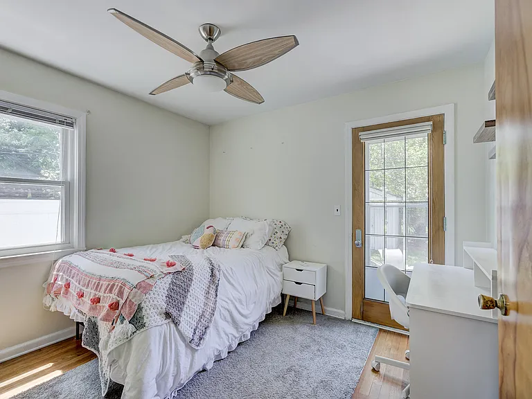524 S Stephenson Hwy — Photo 15