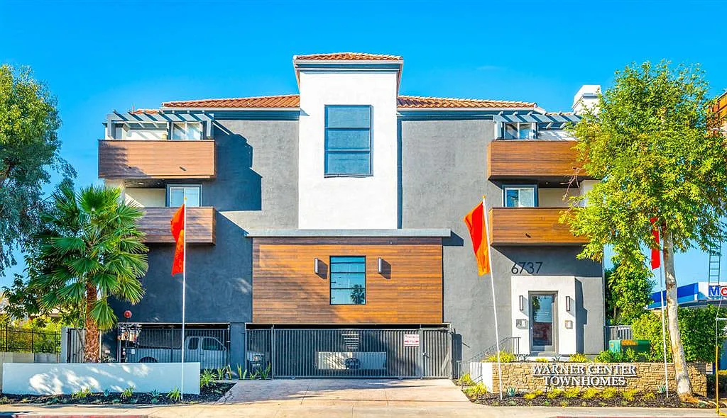 Warner Center Townhomes — Photo 2