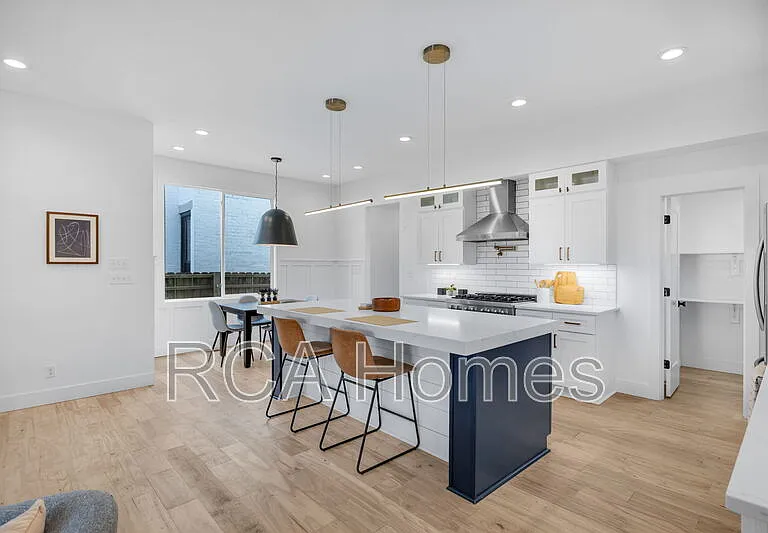 1225 Hoyt Ave — Photo 9