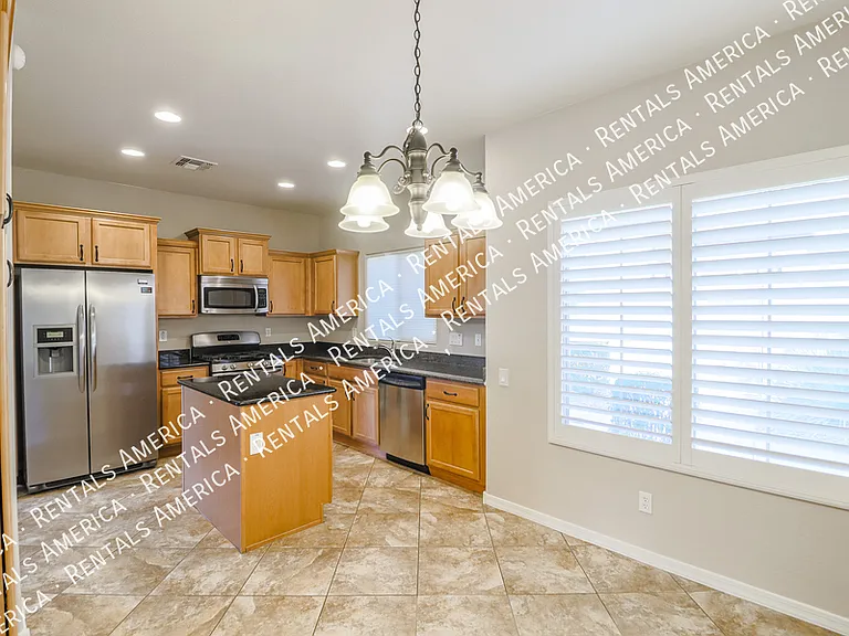 3625 E Zachary Dr — Photo 8