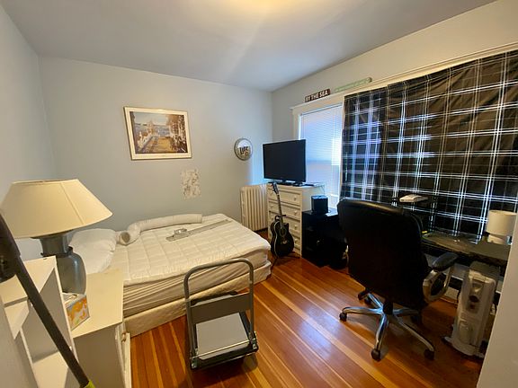 5th image of 38 Underhill St #1